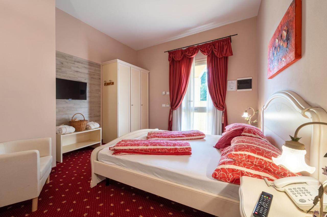 Borgo Dei Poeti Romantik Hotel Manerba del Garda Zewnętrze zdjęcie