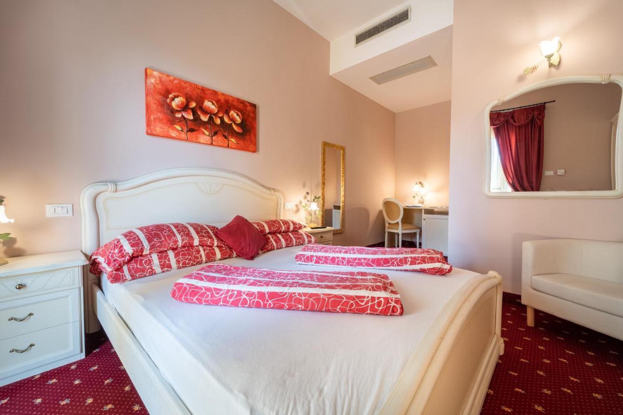 Borgo Dei Poeti Romantik Hotel Manerba del Garda Zewnętrze zdjęcie