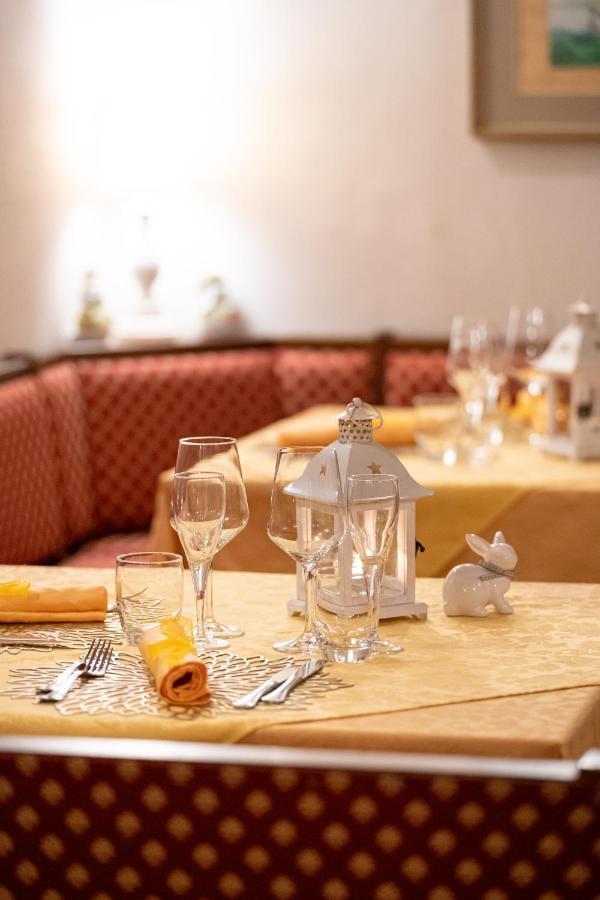 Borgo Dei Poeti Romantik Hotel Manerba del Garda Zewnętrze zdjęcie