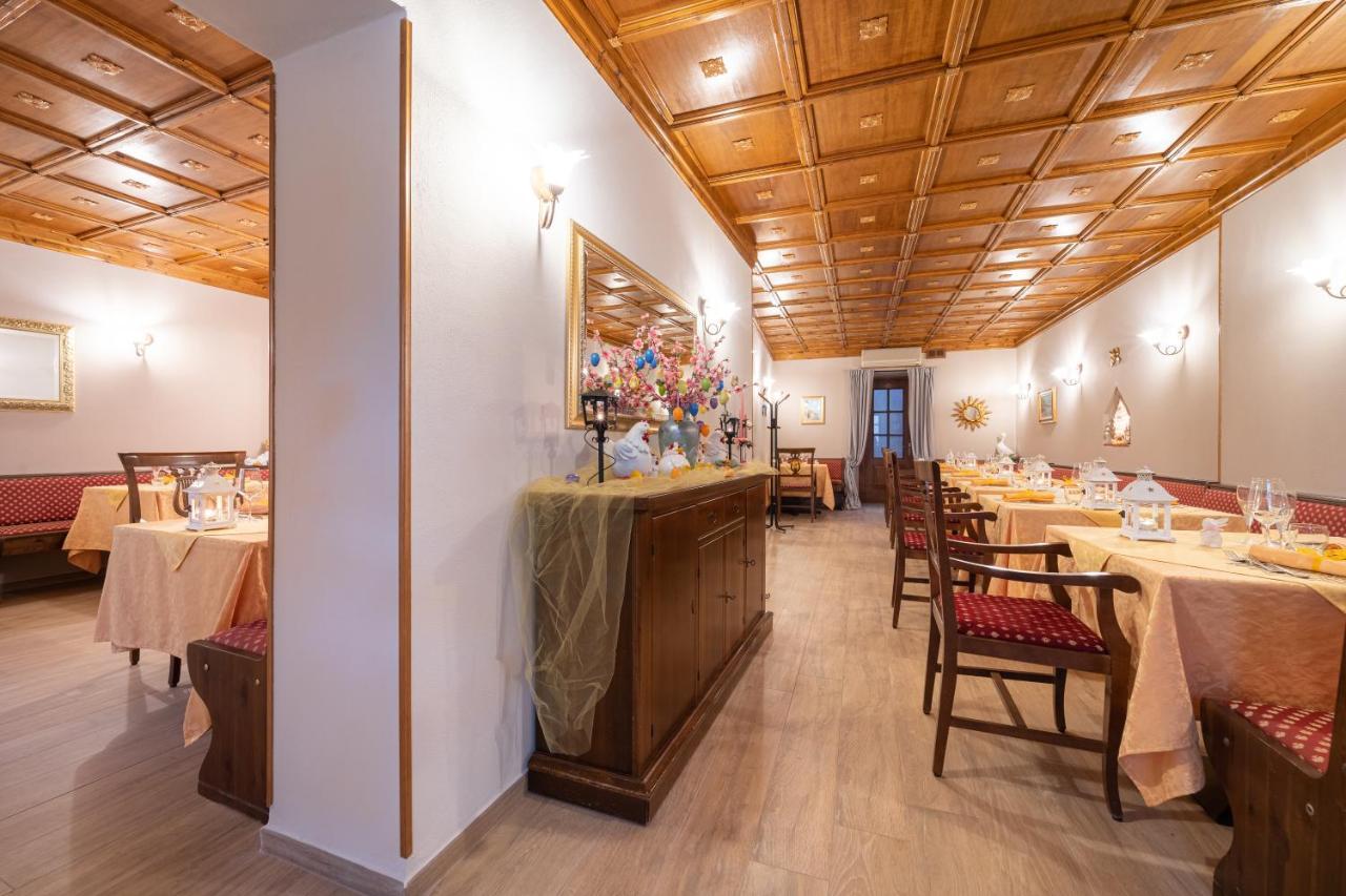 Borgo Dei Poeti Romantik Hotel Manerba del Garda Zewnętrze zdjęcie