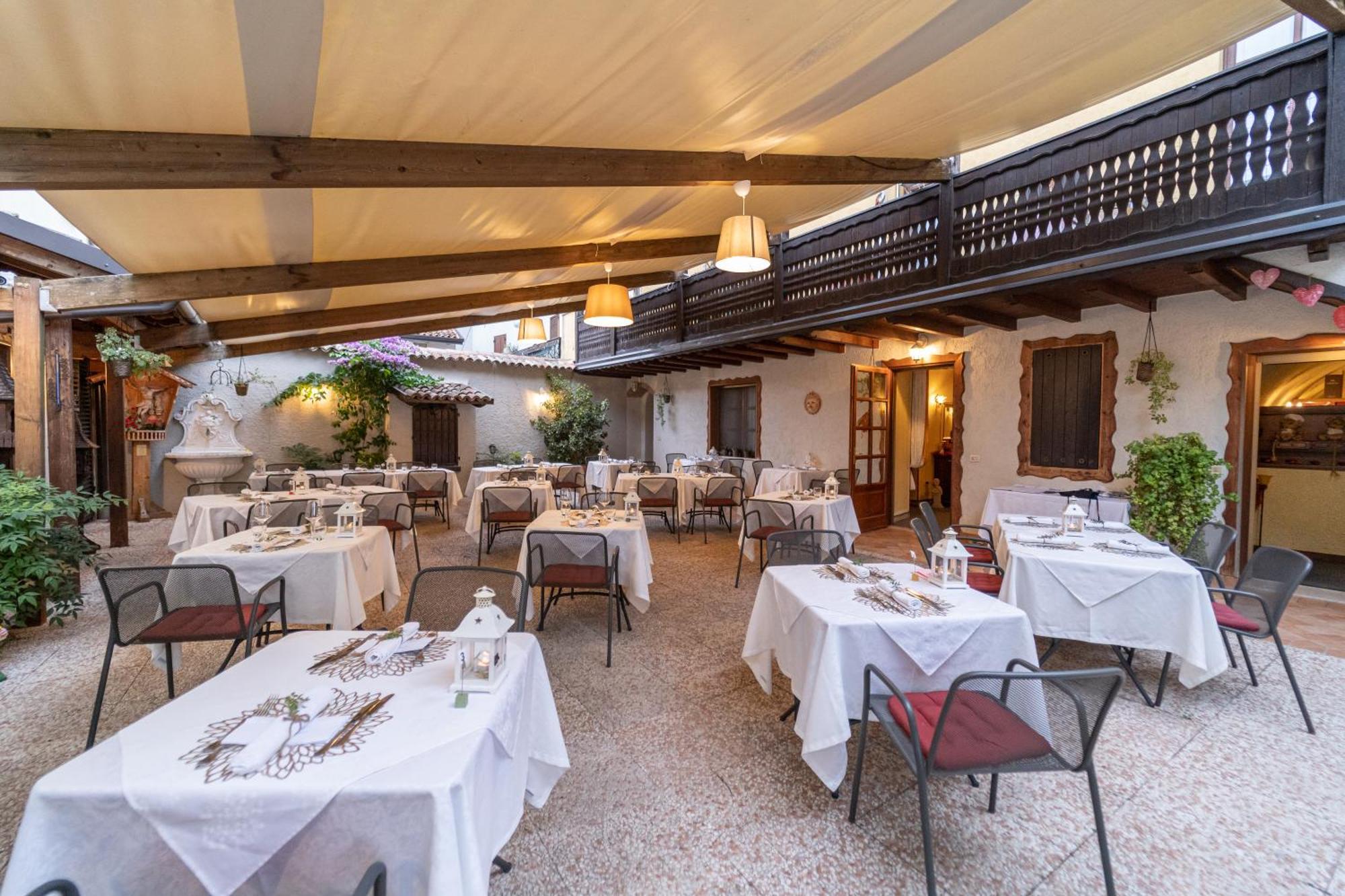 Borgo Dei Poeti Romantik Hotel Manerba del Garda Zewnętrze zdjęcie