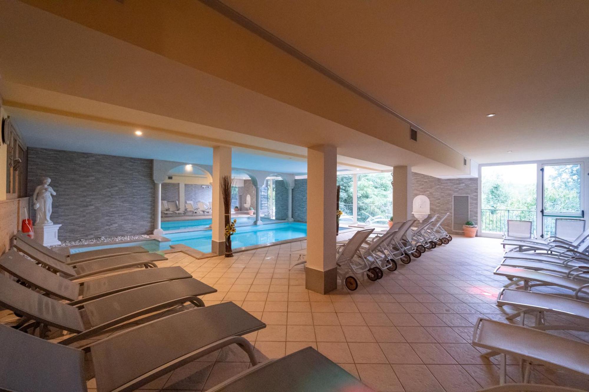 Borgo Dei Poeti Romantik Hotel Manerba del Garda Zewnętrze zdjęcie