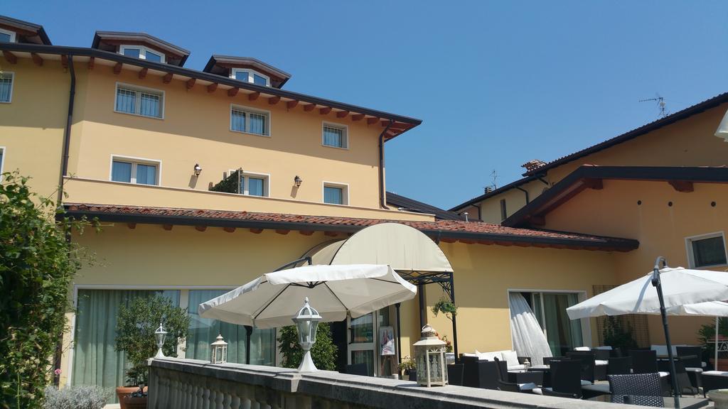 Borgo Dei Poeti Romantik Hotel Manerba del Garda Zewnętrze zdjęcie