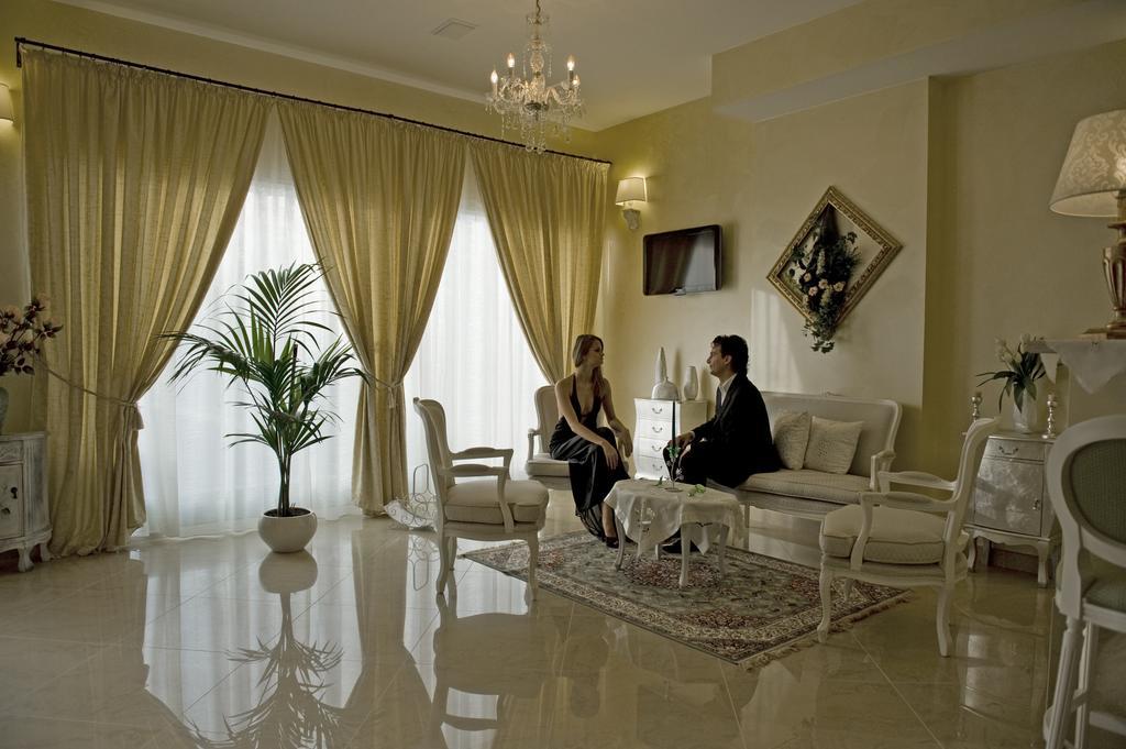 Borgo Dei Poeti Romantik Hotel Manerba del Garda Zewnętrze zdjęcie