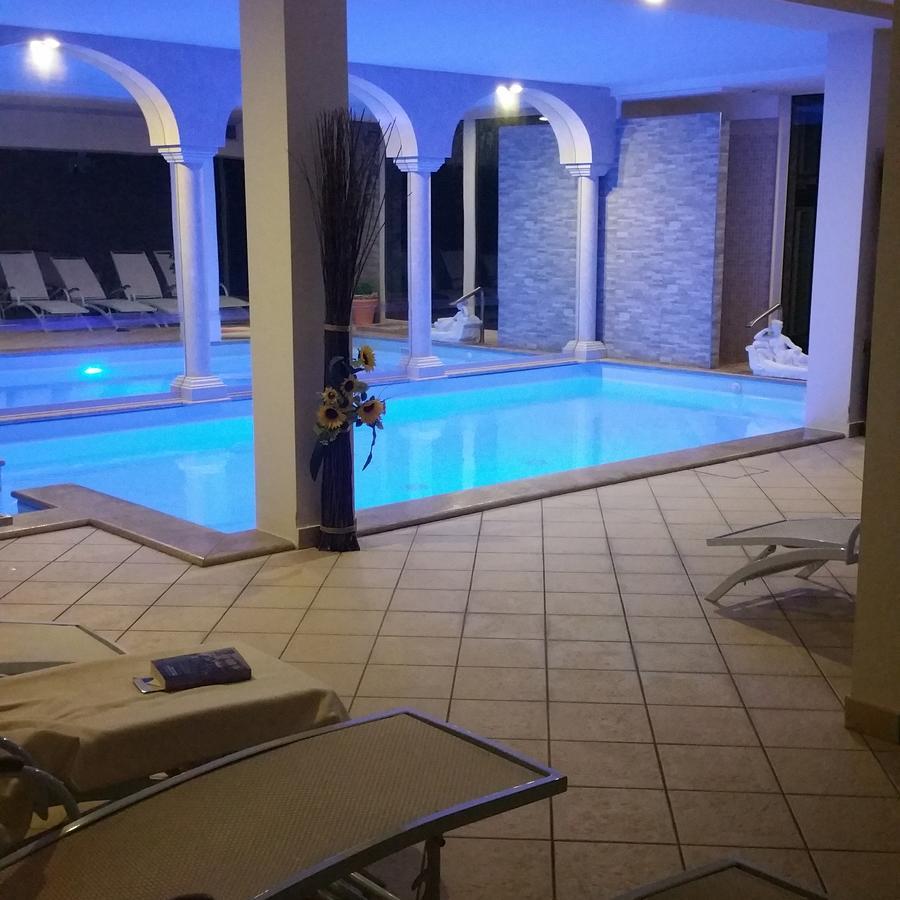 Borgo Dei Poeti Romantik Hotel Manerba del Garda Zewnętrze zdjęcie
