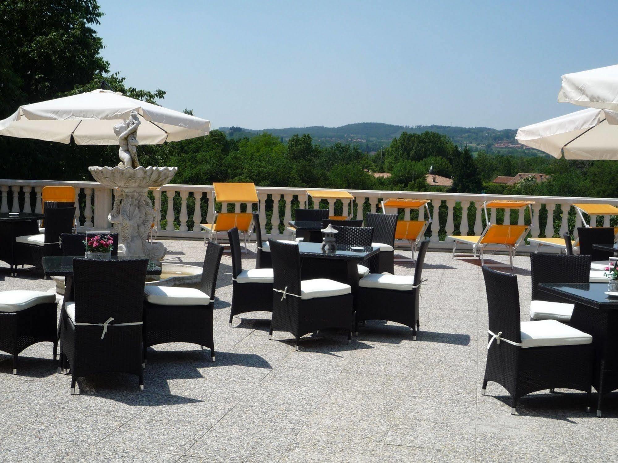Borgo Dei Poeti Romantik Hotel Manerba del Garda Zewnętrze zdjęcie