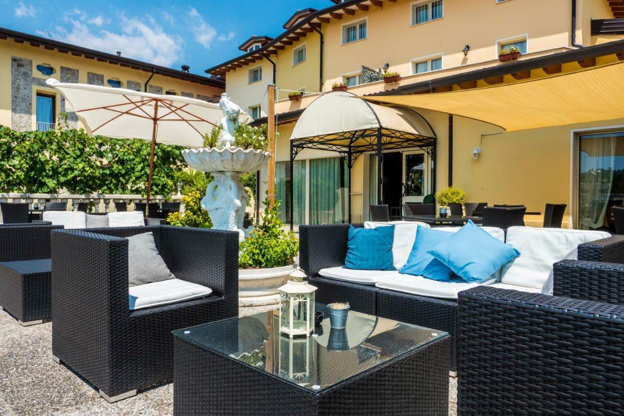 Borgo Dei Poeti Romantik Hotel Manerba del Garda Zewnętrze zdjęcie